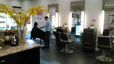 Derek The Salon