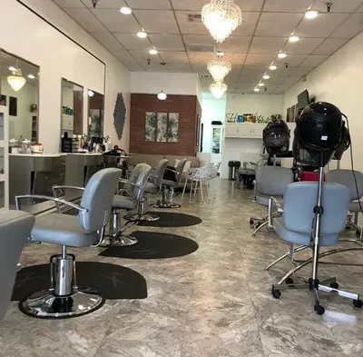 LUXURY HAIR LOUNGE