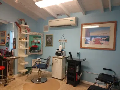 Joanne, Couple Gals' Salon