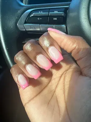 Q-Hair & Nails Salon