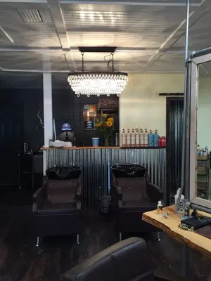 Salon Twenty-One B
