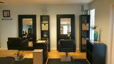 Salon Bleu, Hair Salon