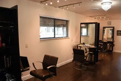 Chic Forever Salon