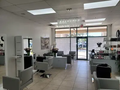 LUXURY HAIR STUDIO ll