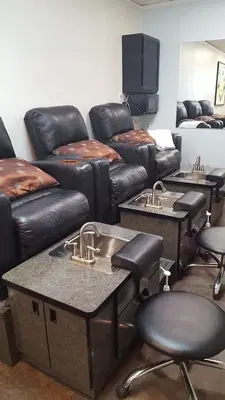 Arriba Salon