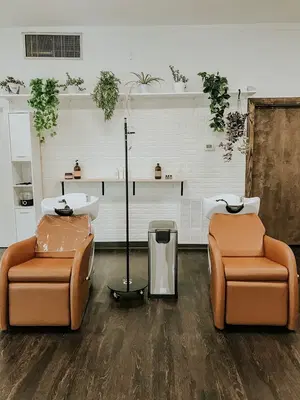 Salon in the Heights