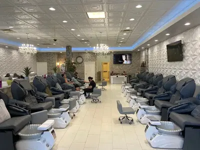 Diamond Nail Bar