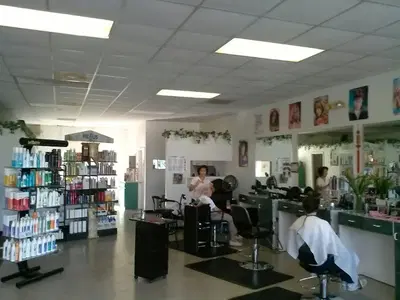 Van's Beauty Salon