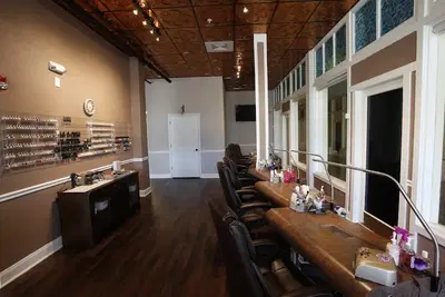 Diana's Cutting Edge Salon & Boutique