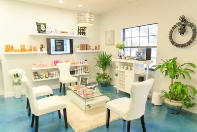 MAY-RAH-KEE SALON