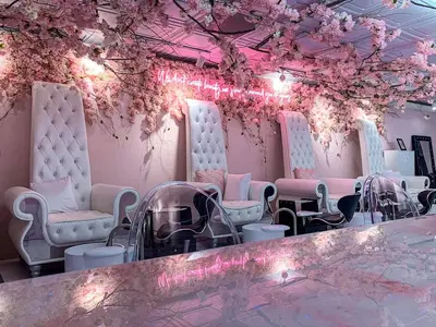 Pinque Nail Bar
