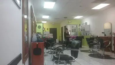 Dee's Unisex Place