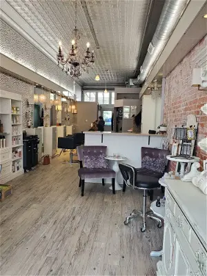 Salon Blondie Hair Lounge
