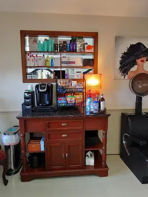 Turning Heads Salon