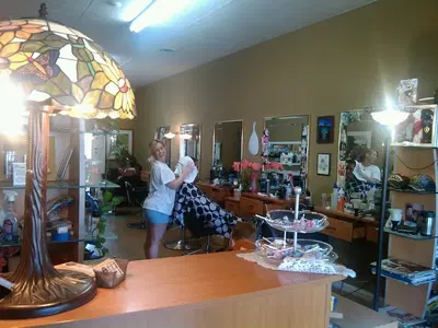 Hollywood Hair Salon