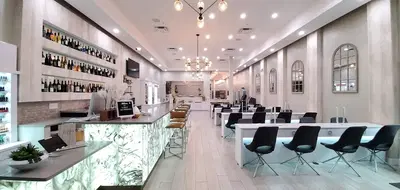 Tipsy Salonbar Dania Pointe