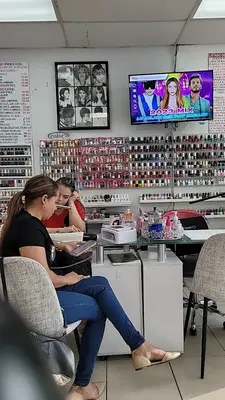 Maye Beauty Salon Unisex