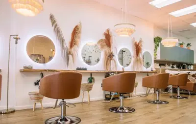 Free Hands Salon