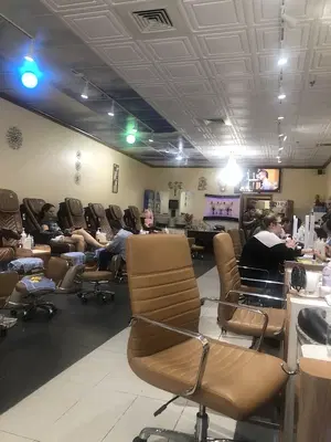 Royal Nail & Spa Inc