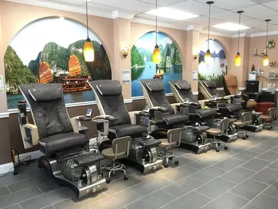 Luminous Nail Salon