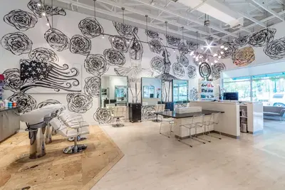 Bond Street Salon- NBR Certified Luxury & Modern Hair Stylist