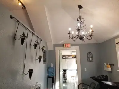 Hotheads Hair Studio