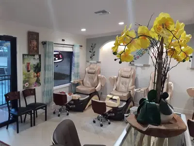 Royal Nails and Spa