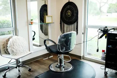 TOTAL SALON Studios
