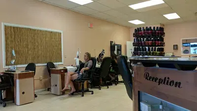 Friendly Nails