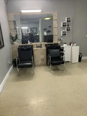 Dominican salon & sport barber shop