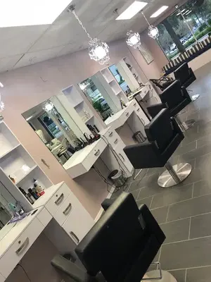 Mane Vibes Salon