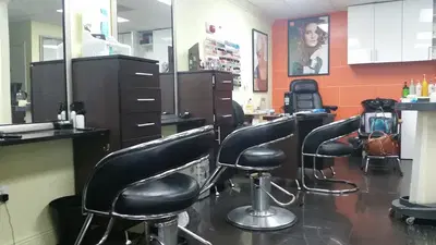 Studio-C Salon (Beauty Salon & Nail Salon) Estilista Carlos