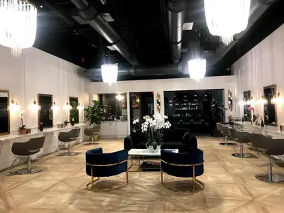 Jerome & Co. LE SALON