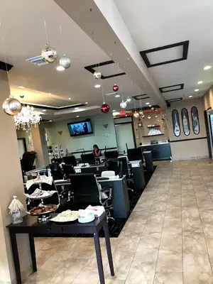 SHADES NAILS & SPA