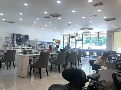 Le Nail Salon