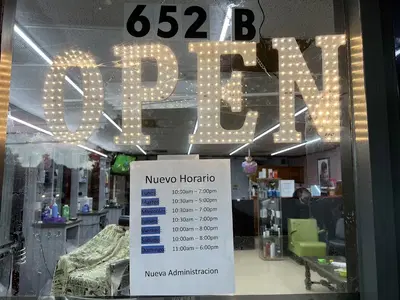 Salon De Belleza Monica