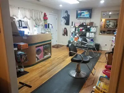 Julienne's Salon