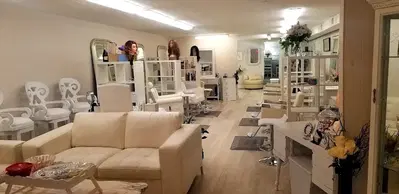 Hair We Geaux Hair Salon