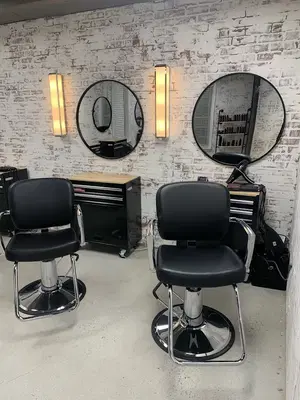 11:11 Salon