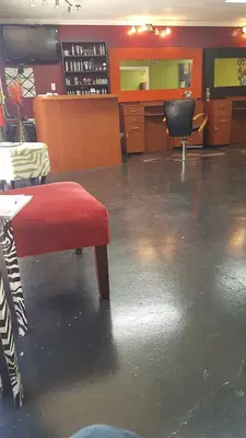 Deshonica Kerrie Salon