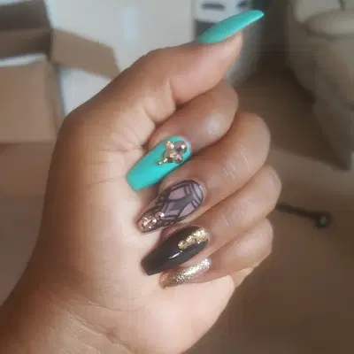 Luxe Nail Bar
