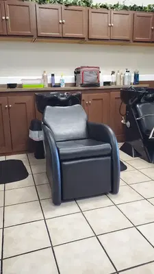 Illusions Salon, Spa & Boutique