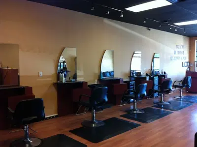 Monalisa Salon & Spa (Aveda)