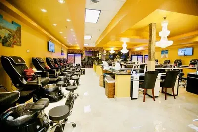 Deluxe Nails & Spa