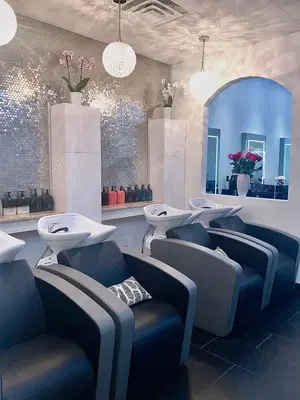 Lumiere Salon de Beaute