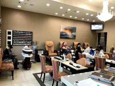 Lyly's Luxe Nail Salon