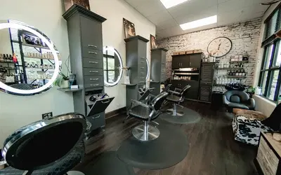 Juna Salon