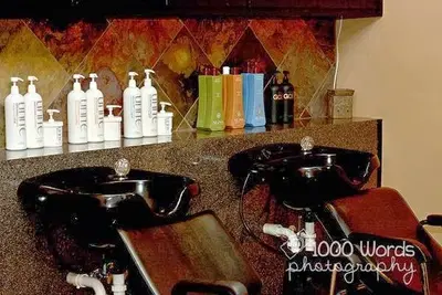 pHyxx Salon and Boutique