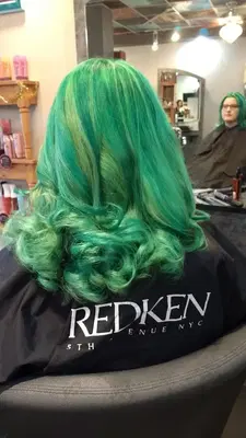 Brunettes Barber & Salon