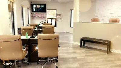 Dlux Nails & Spa